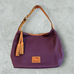 NWOT Dooney and Bourke Violet Large Pebble Grain Leather Paige Sac Purse
